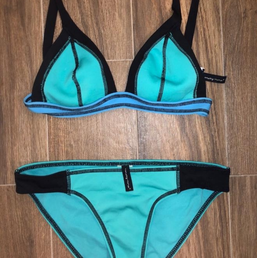 New 99 Degrees Triangle Tug of War Bikini Set